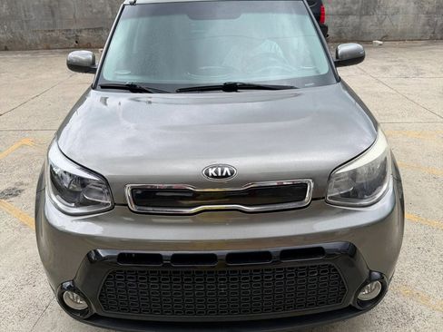 Used 2016 Kia Soul + FWD image 2