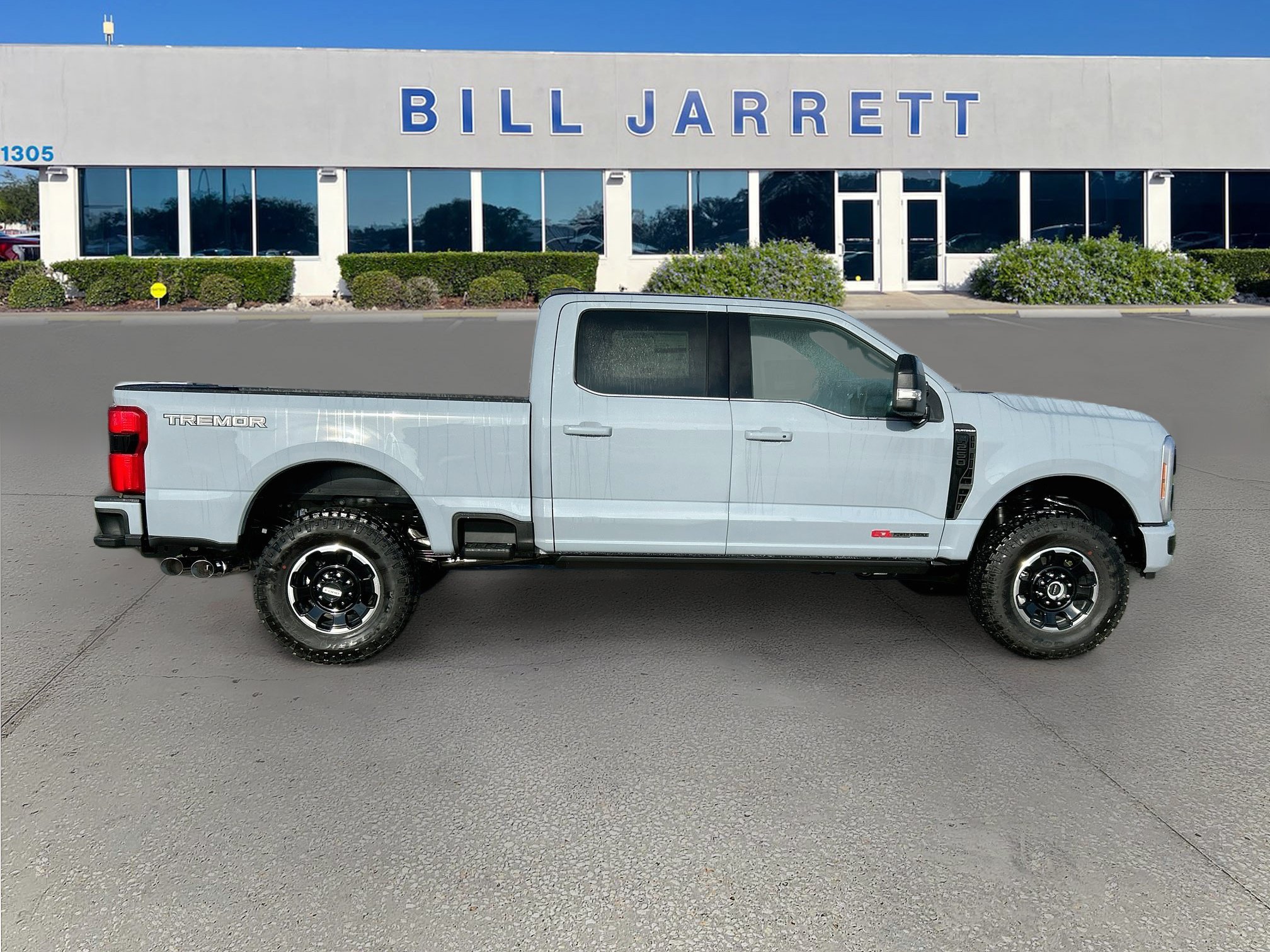 New 2027 Ford F250 Platinum w/ Tremor Off-Road Package AWD/4WD image 3