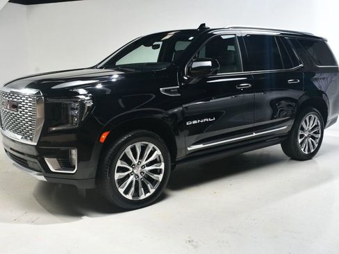 Used 2021 GMC Yukon Denali w/ Denali Premium Package image 2