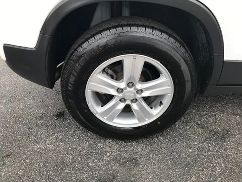 Used 2020 Chevrolet Trax LT image 36