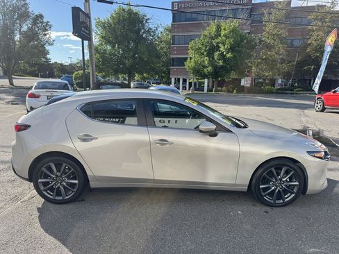 Used 2023 MAZDA MAZDA3 s FWD image 7