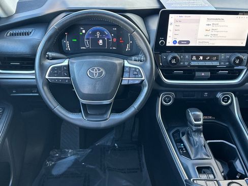 Used 2024 Toyota Grand Highlander XLE image 13