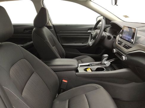 Used 2024 Nissan Altima 2.5 SV image 21