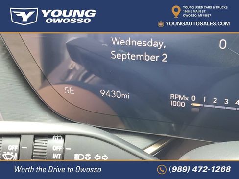 Used 2025 Buick Envision Avenir AWD/4WD image 12