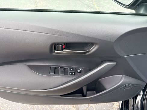 Used 2025 Toyota Corolla LE FWD image 22