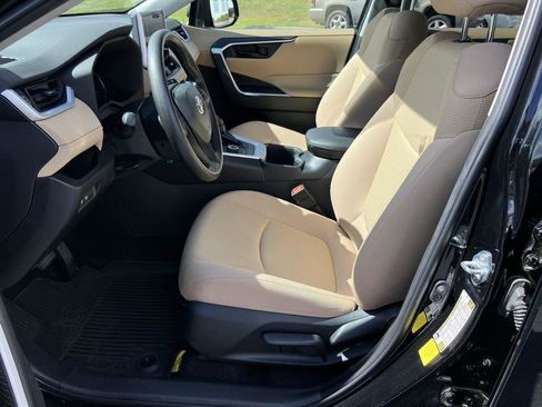 Used 2023 Toyota RAV4 LE image 12