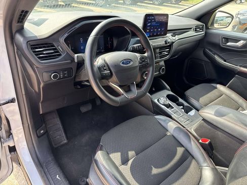 Used 2025 Ford Escape ST-Line FWD image 16