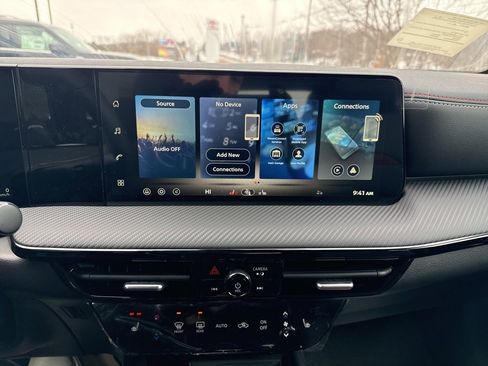 New 2026 Nissan Kicks SR image 13