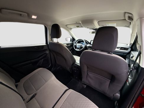 Used 2022 Ford Escape SE image 30