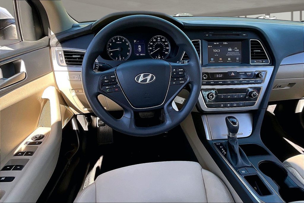Used 2017 Hyundai Sonata SE FWD image 8
