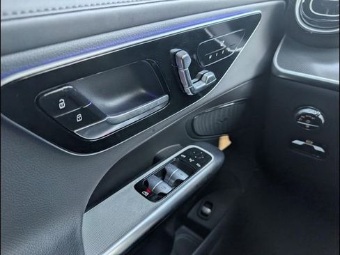 Used 2024 Mercedes-Benz GLC 300 image 20