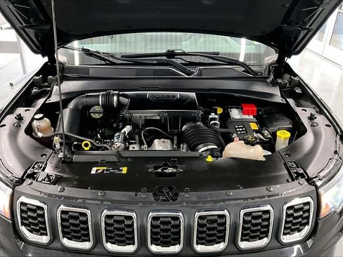 Used 2024 Jeep Compass Latitude AWD/4WD image 27