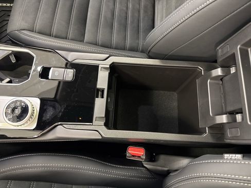 New 2026 Mitsubishi Outlander SE FWD image 17