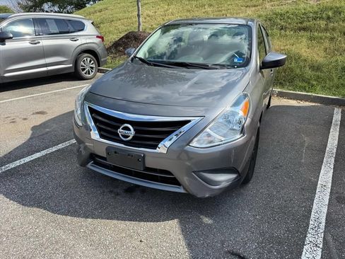 Used 2019 Nissan Versa S Plus FWD image 10