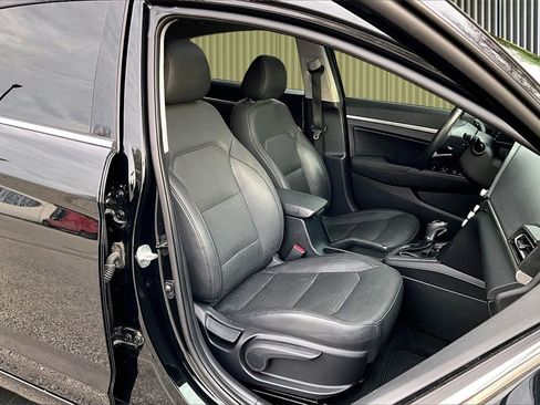 Used 2020 Hyundai Elantra Limited w/ Ultimate Package 03 image 7