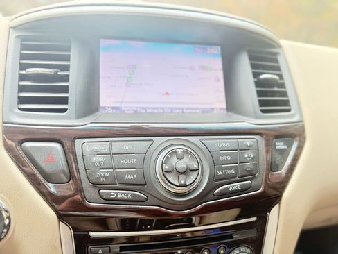 Used 2014 Nissan Pathfinder Platinum w/ Platinum Premium Package image 25