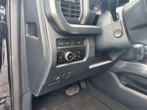 Used 2024 Ford F250 Lariat w/ Black Appearance Package image 21