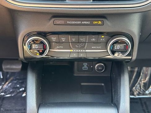 Used 2021 Ford Escape SE FWD image 38