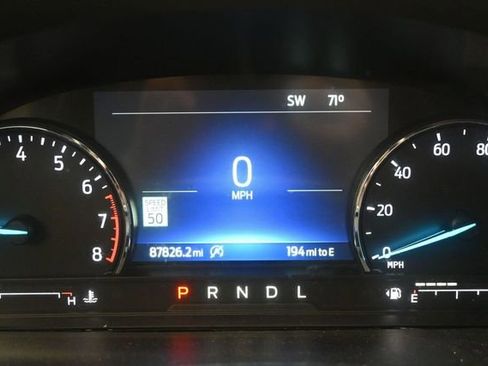Used 2021 Ford Explorer Limited w/ Equipment Group 301A AWD/4WD image 17
