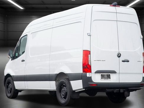 Used 2025 Mercedes-Benz Sprinter 2500 image 10