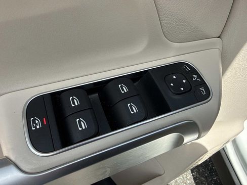 Used 2021 Mercedes-Benz GLB 250 4MATIC image 24