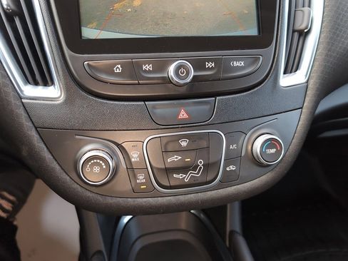 Used 2018 Chevrolet Malibu LT w/ Driver Confidence Package image 60