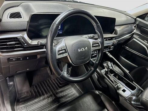 Used 2024 Kia Telluride S w/ S Sunroof Package image 16