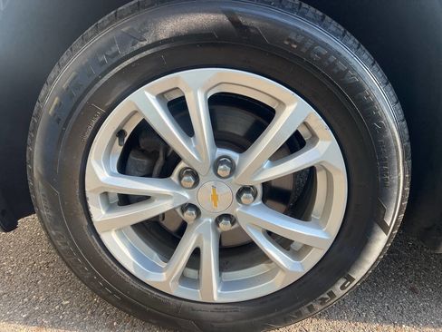 Used 2017 Chevrolet Equinox LT w/ Convenience Package image 20