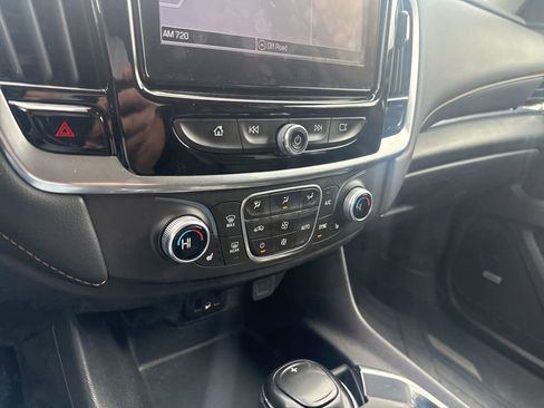 Used 2018 Chevrolet Traverse LT w/ LPO, Floor Liner Package FWD image 18