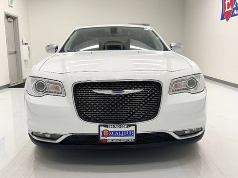 Used 2020 Chrysler 300 Limited AWD/4WD image 3