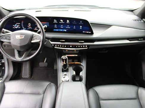 Used 2024 Cadillac XT4 Premium Luxury FWD image 18