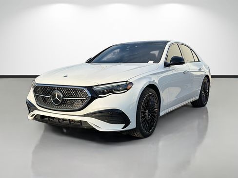 Used 2024 Mercedes-Benz E 350 4MATIC Sedan image 7