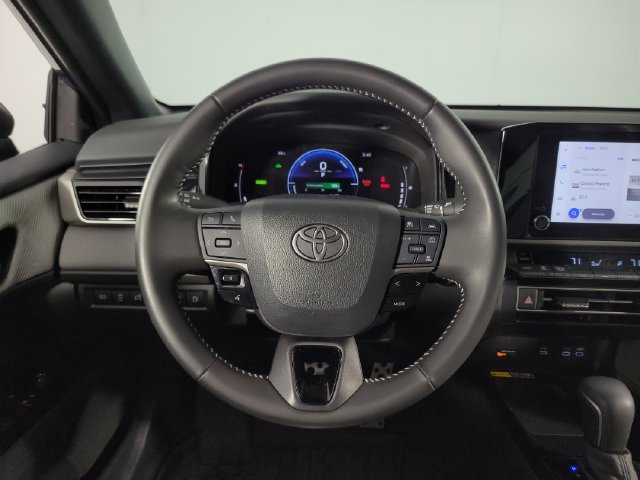 Used 2025 Toyota Camry SE FWD image 21