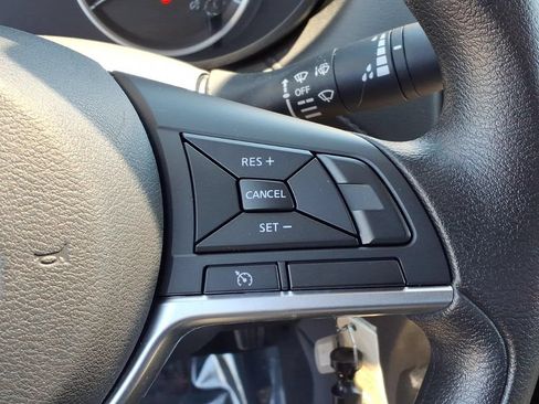 Used 2022 Nissan Versa S FWD image 23