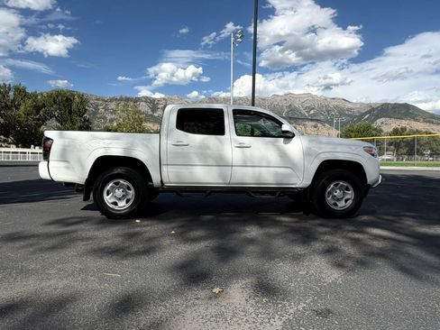 Used 2021 Toyota Tacoma SR AWD/4WD image 3