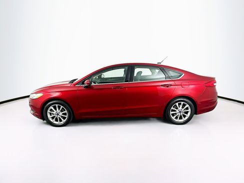 Used 2017 Ford Fusion SE w/ Fusion SE Technology Package FWD image 4