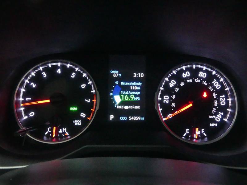 Used 2021 Toyota RAV4 XLE AWD/4WD image 32