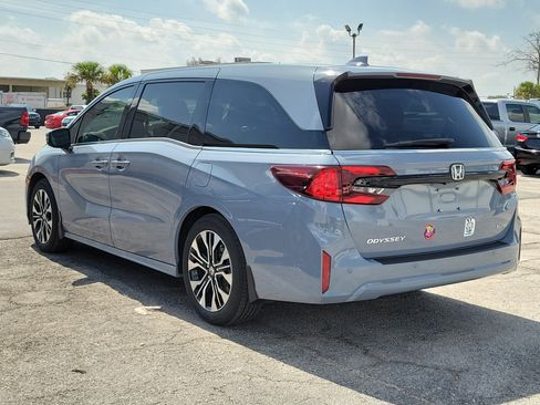 Used 2025 Honda Odyssey Elite image 4