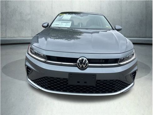 New 2025 Volkswagen Jetta SE image 8