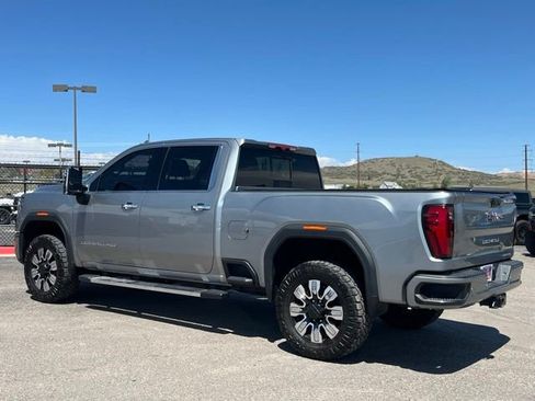 Used 2024 GMC Sierra 2500 Denali w/ Denali Reserve Package AWD/4WD image 2