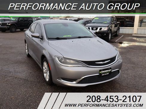Used 2015 Chrysler 200 Limited image 1