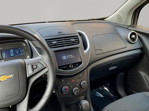 Used 2016 Chevrolet Trax LS FWD image 9