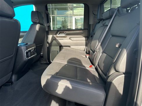 Used 2024 Chevrolet Silverado 2500 LTZ w/ LTZ Convenience Package image 17