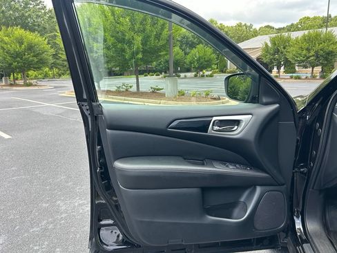Used 2020 Nissan Pathfinder S FWD image 56
