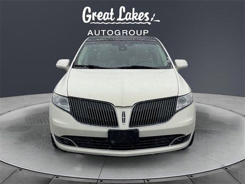 Used 2013 Lincoln MKT AWD image 8