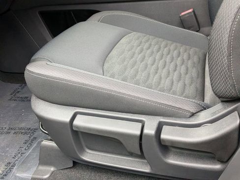 New 2025 Nissan Pathfinder S image 13