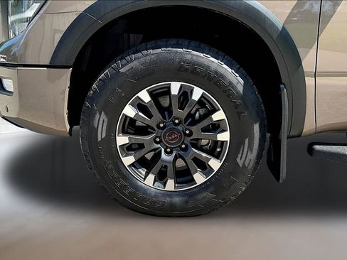 Used 2023 Nissan Titan PRO-4X w/ Pro-4x Convenience Package AWD/4WD image 33