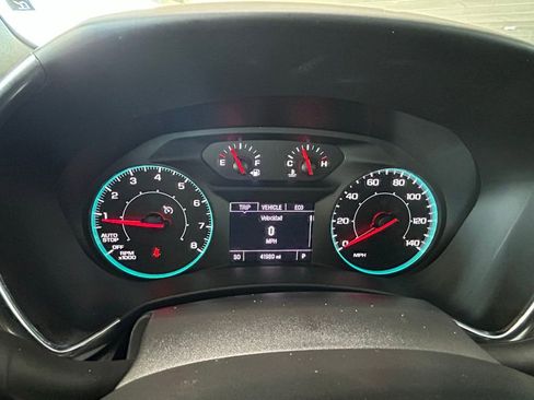 Used 2022 Chevrolet Equinox LS image 13