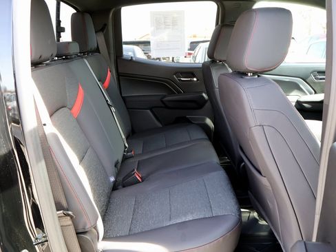 Used 2025 Chevrolet Colorado Z71 image 15