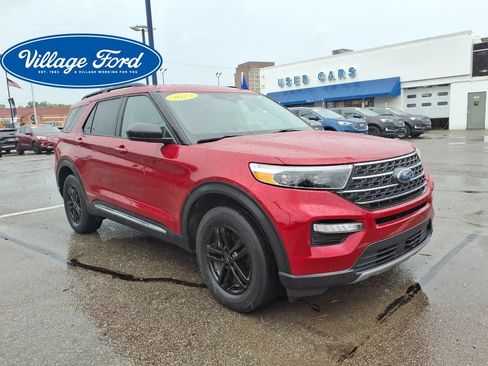 Certified 2023 Ford Explorer XLT w/ Equipment Group 202A AWD/4WD image 4